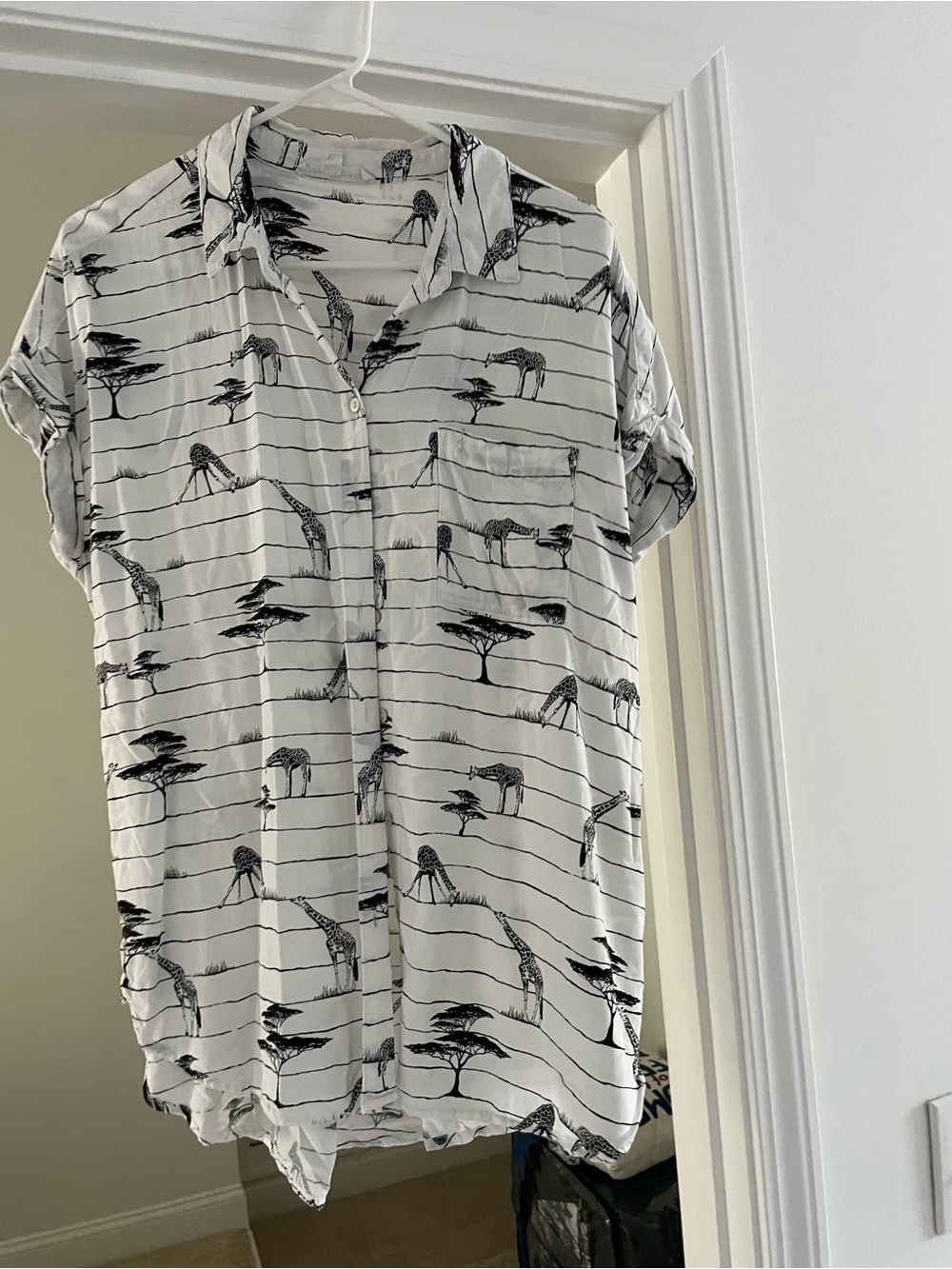 White & Black Giraffe Print Short Sleeve women’s Shirt